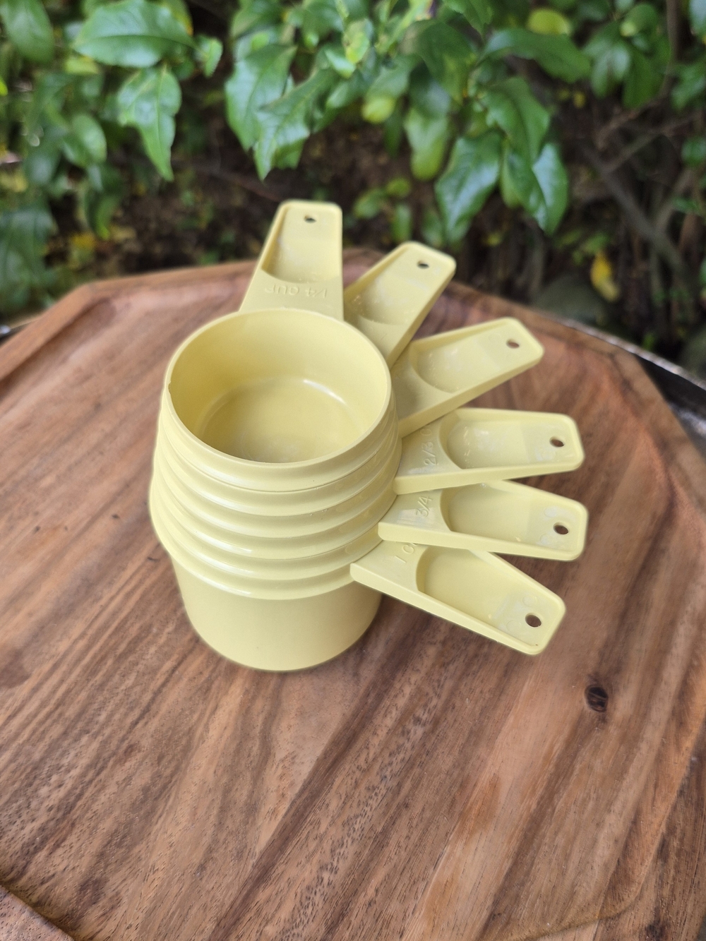 Vintage Tupperware Nesting Measuring Cups Set of 6 Harvest Gold Yellow Retro1970